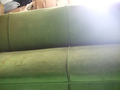 Sofa antiguo entrada