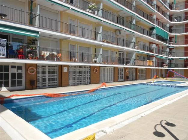 Apartamento en Pineda de Mar con piscina comunitaria