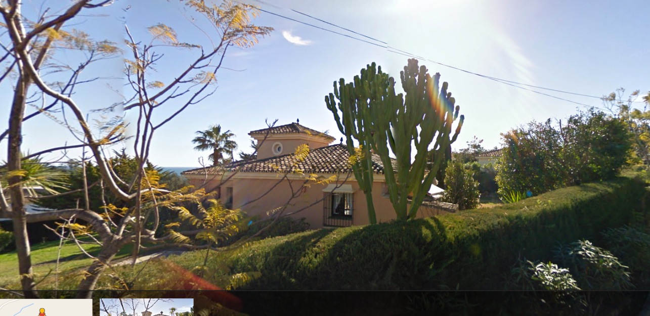 Independent villa for sale in estepona, costa del sol