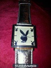 Reloj de Hello Kitty y Playboy
