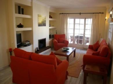 Apartamento con 2 dormitorios se vende en Marbella, Costa del Sol