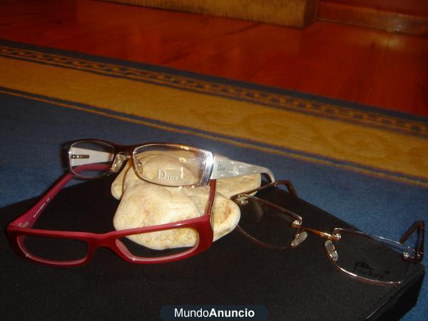 SE VENDE LOTE DE 1400 UNIDADES DE MONTURAS DE GAFAS POR CIERRE DE OPTICAS