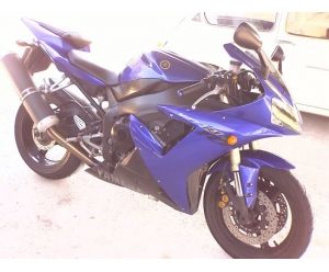 YAMAHA YZF R1