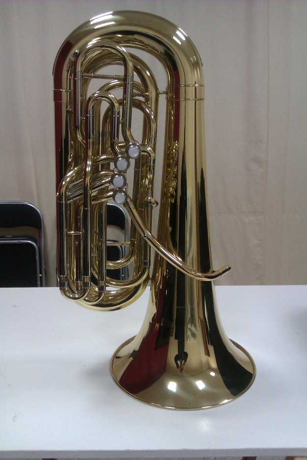 vendemos tuba en do de pistones nueva a estrenar