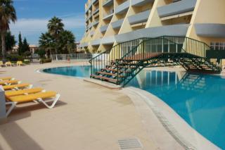Apartamento : 2/4 personas - piscina - vistas a mar - lagos  algarve  portugal