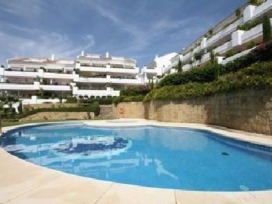 Apartamento con 2 dormitorios se vende en Marbella, Costa del Sol