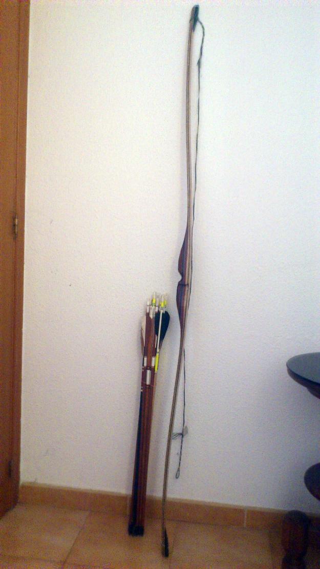 Arco longbow de lujo + 16 flechas