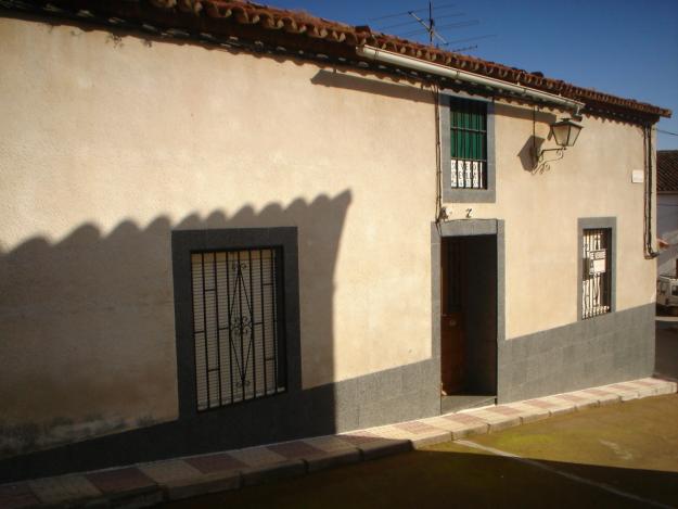 Casa en Peñarroya Pueblonuevo por 53.000 euros TEJADO NUEVO.