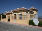 Chalet con 4 dormitorios se vende en Coin - mejor precio | unprecio.es