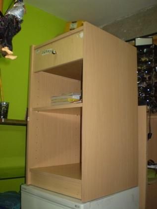 Mueble para caja con gaveta