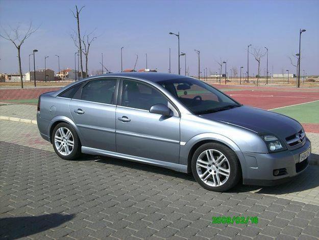 OPEL VECTRA GTS 2.2 DIESEL CON GPS, TFNO, CUERO, CRUISE CONTROL...