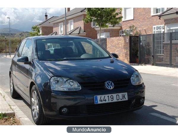 VOLKSWAGEN Golf 1.6 FSI Sportline