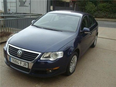 VOLKSWAGEN PASSAT 1.9TDI TRENDLINE - Segovia