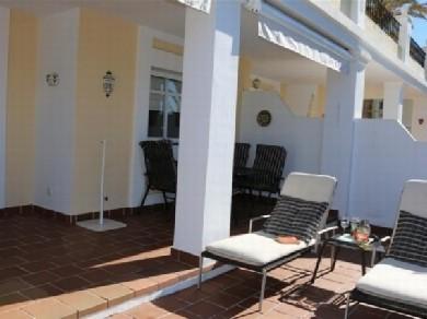 Apartamento con 2 dormitorios se vende en Marbella, Costa del Sol