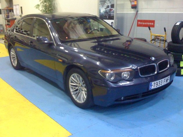 BMW 735i