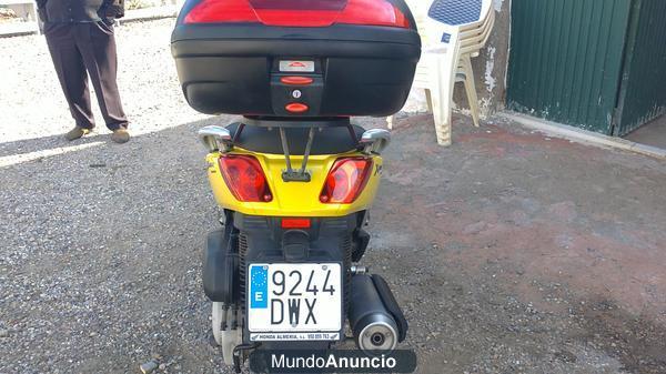 cambio x max 250 por coche en buen estado