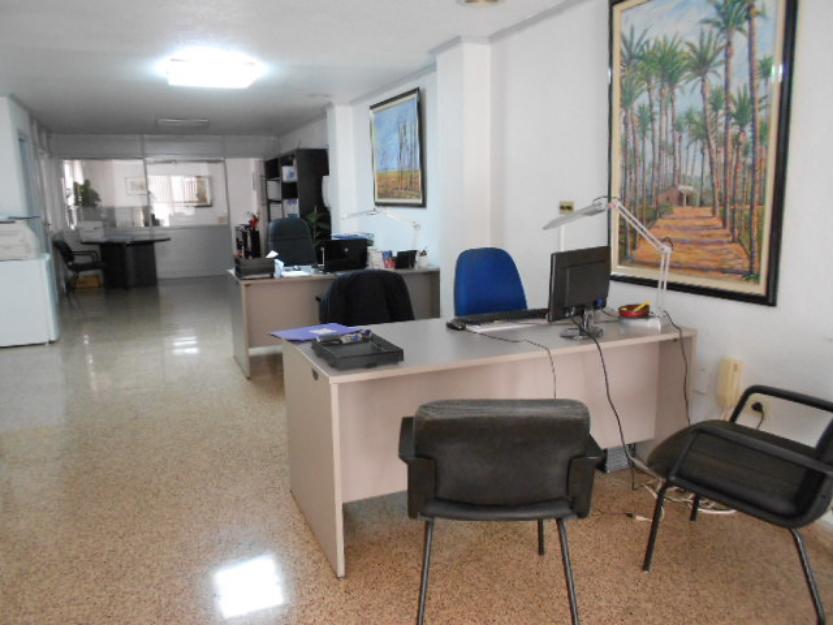 Coworking en elche ciudad. se comparte gastos comunes. puestos de trabajo libre 150 €.