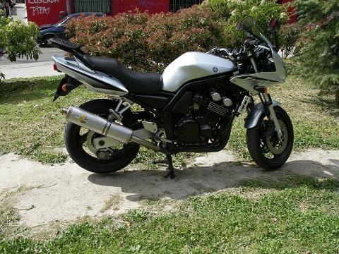 YAMAHA FZS 600 Fazer