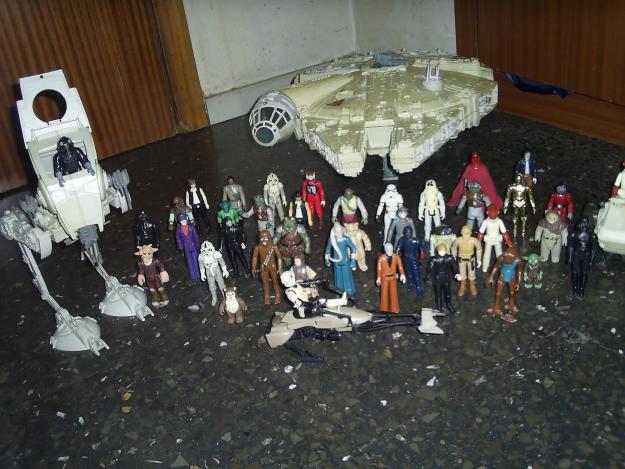 Vendo halcon milenario original año 1984 y 42 (personajes) de star wars originales