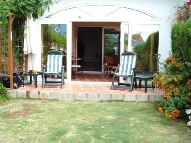Adosado con 2 dormitorios se vende en Estepona, Costa del Sol