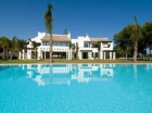 Chalet con 6 dormitorios se vende en Marbella, Costa del Sol - mejor precio | unprecio.es