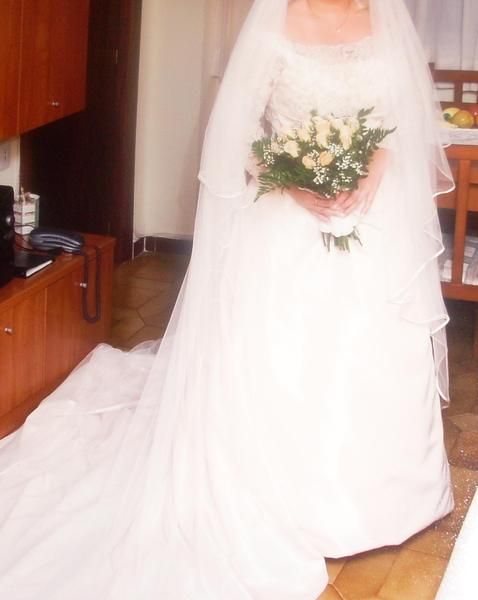 se vende vestido de novia año 2006 color marfil