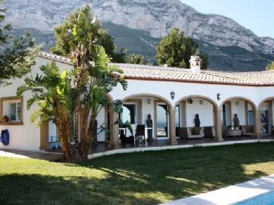 Chalet con 3 dormitorios se vende en Denia, Costa Blanca