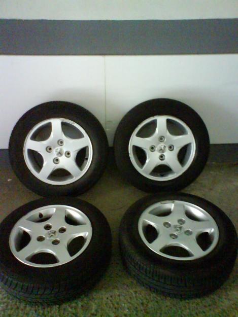 Se venden llantas de 14