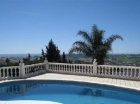 Chalet con 6 dormitorios se vende en Fuengirola, Costa del Sol - mejor precio | unprecio.es