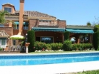 Chalet con 5 dormitorios se vende en Marbella, Costa del Sol - mejor precio | unprecio.es