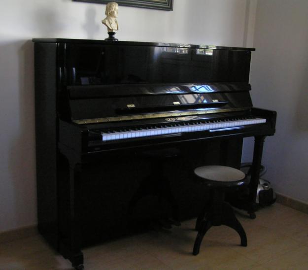 Piano vertical Young Chang U-118