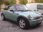 MINI MINI One, VERDE METALISADO, año 2002, 74000 km, el coche tiene una pequeña aberia que sedesguntan - 500 Alfombri - mejor precio | unprecio.es