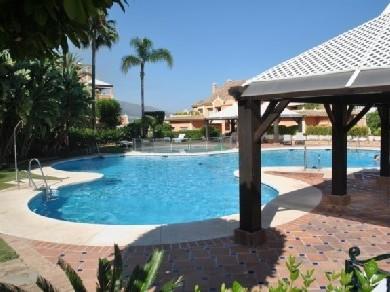 Apartamento con 4 dormitorios se vende en Marbella, Costa del Sol