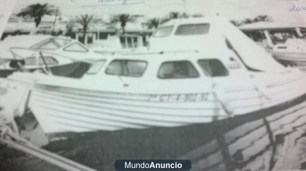 SE VENDE BARCO CON MOTOR ECONOMICO 7500