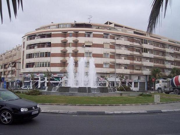 Alquilo garaje frente Universidad, edificio de la Telepizza