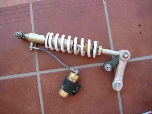 amortiguador trasero de moto(montada antes en una derbi drd racing)