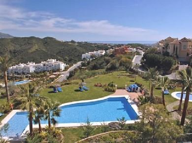 Apartamento con 3 dormitorios se vende en Marbella, Costa del Sol