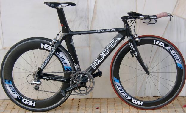 BICICLETA TRIATLÓN- CONTRARELOJ KUOTA KALIBUR TODA EN CARBONO