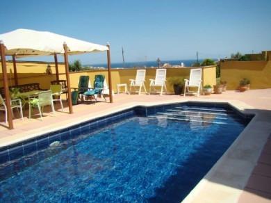 Chalet con 4 dormitorios se vende en Estepona, Costa del Sol