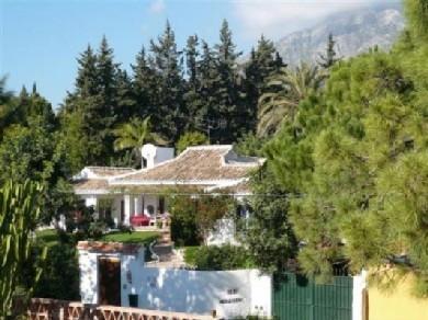 Chalet con 7 dormitorios se vende en Marbella, Costa del Sol