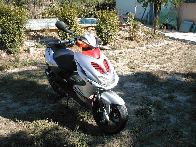 YAMAHA AEROX 50CC R Refrigeración líquida