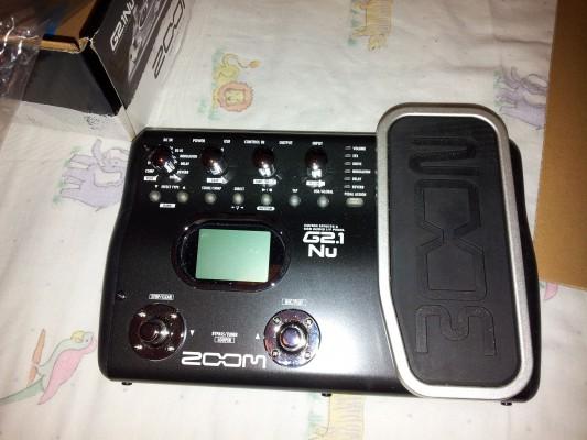 Pedalera Zoom G2.1NU con caja, plásticos, cubase.. + Gripmaster