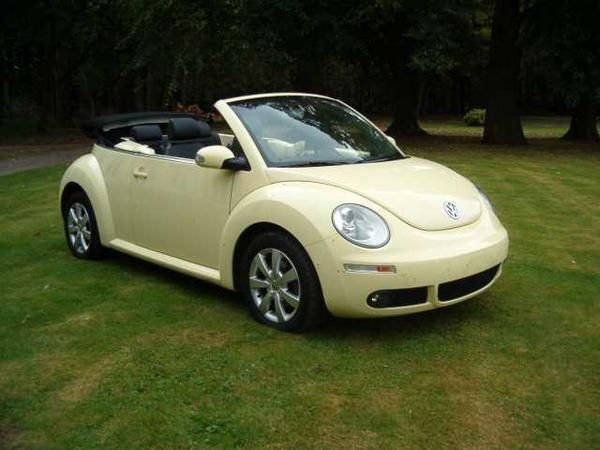 VOLKSWAGEN BEETLE CABRIO 2,0i Autom