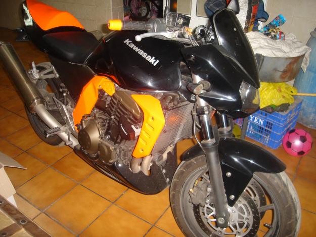 moto kawasaki Z750