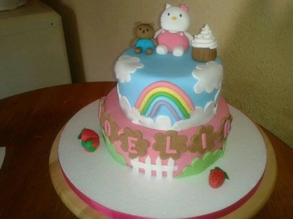 Se hacen tartas en fondant y decoraciones para fiestas