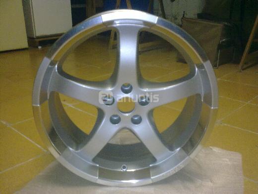 vendo o cambio llantas avus en 17 pulgadas