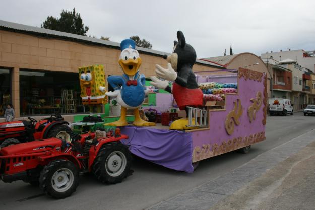 ALQUILER Y VENTA DE CARROZAS PARA CABALGATAS, CARNAVAL, FIESTAS, ETC...