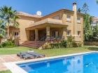 Chalet con 4 dormitorios se vende en Marbella, Costa del Sol - mejor precio | unprecio.es