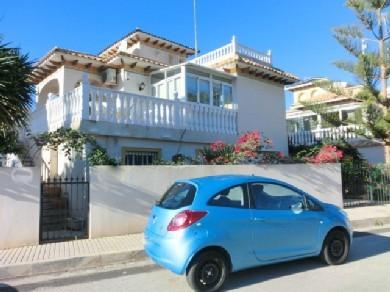 Chalet con 5 dormitorios se vende en Playa Flamenca, Costa Blanca