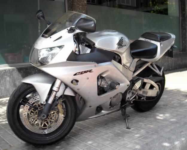 Honda Fireblade 929, 2001